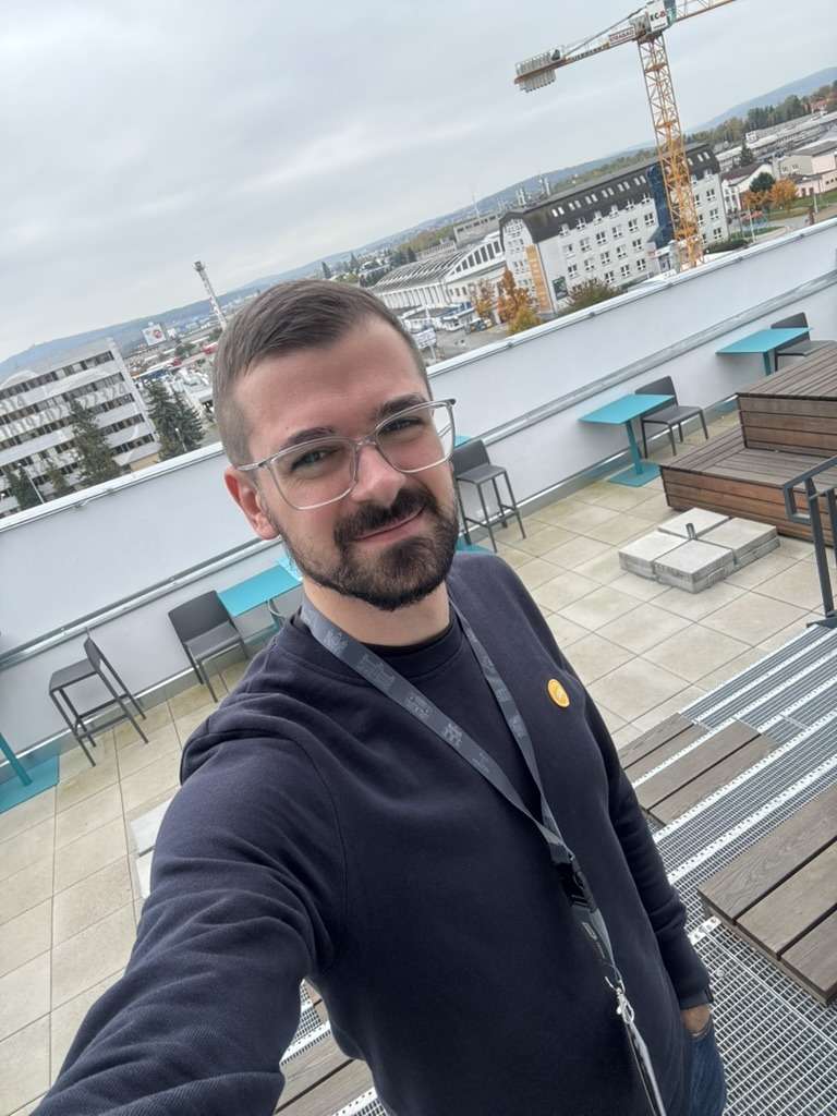 Miloš Zlesa - Social Media